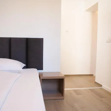 Stage4 Apartment *