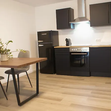 Stage4 Apartment *