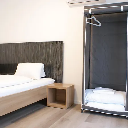 Stage4 Apartment *